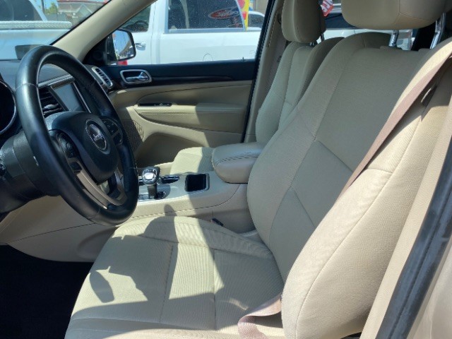Jeep Grand Cherokee Vehicle Full-screen Gallery Image 08