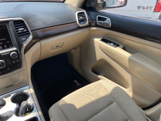 Jeep Grand Cherokee Vehicle Full-screen Gallery Image 10