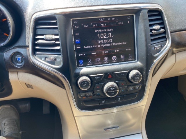 Jeep Grand Cherokee Vehicle Full-screen Gallery Image 12