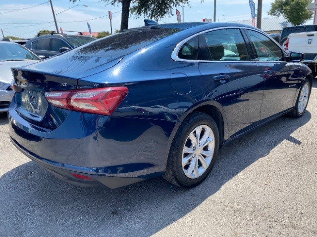 Chevrolet Malibu Vehicle Full-screen Gallery Image 05