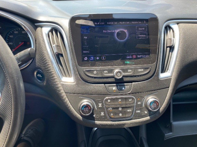 Chevrolet Malibu Vehicle Full-screen Gallery Image 13