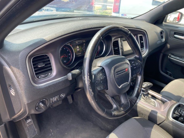 Dodge Charger Vehicle Full-screen Gallery Image 09