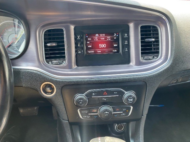 Dodge Charger Vehicle Full-screen Gallery Image 12