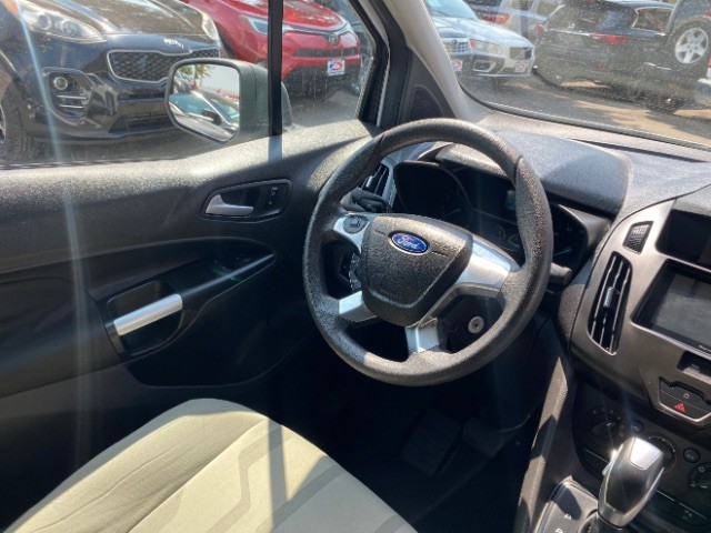 Ford Transit Connect Vehicle Full-screen Gallery Image 12