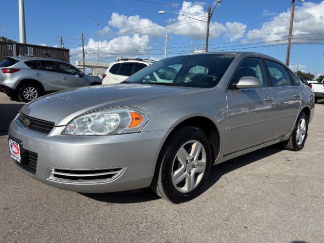 Chevrolet Impala Vehicle Full-screen Gallery Image 03