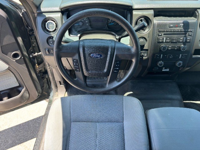 Ford F-150 Vehicle Full-screen Gallery Image 08