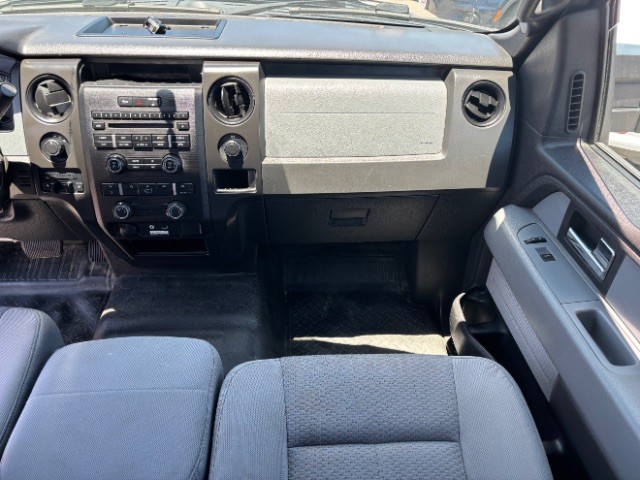 Ford F-150 Vehicle Full-screen Gallery Image 09