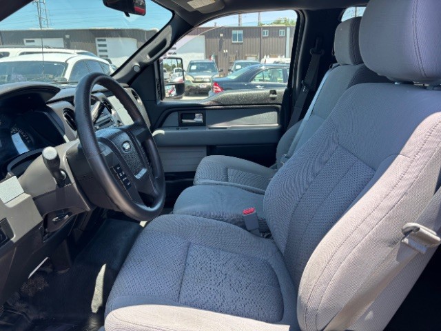 Ford F-150 Vehicle Full-screen Gallery Image 10