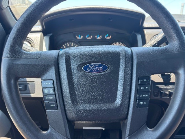 Ford F-150 Vehicle Full-screen Gallery Image 11