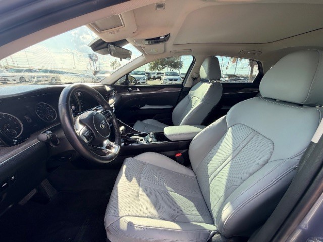 Kia K5 Vehicle Full-screen Gallery Image 07