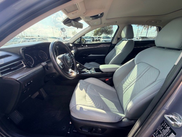 Kia K5 Vehicle Full-screen Gallery Image 08