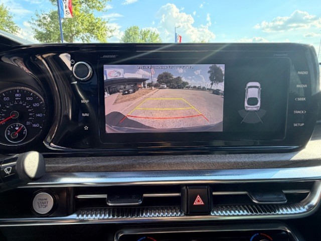 Kia K5 Vehicle Full-screen Gallery Image 13