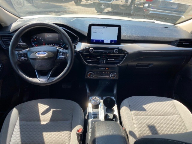 Ford Escape Vehicle Full-screen Gallery Image 06