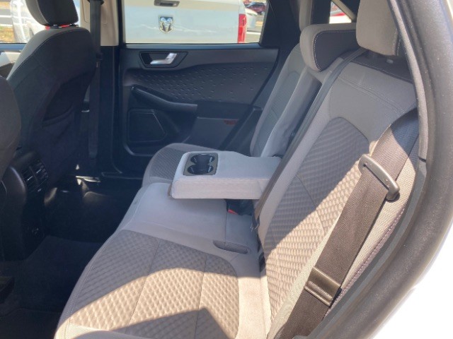 Ford Escape Vehicle Full-screen Gallery Image 07
