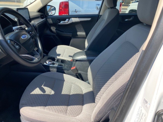 Ford Escape Vehicle Full-screen Gallery Image 08
