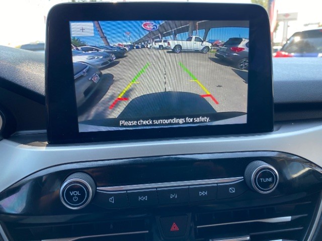 Ford Escape Vehicle Full-screen Gallery Image 13