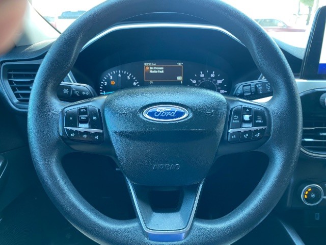 Ford Escape Vehicle Full-screen Gallery Image 15