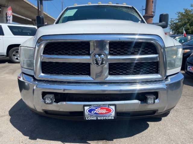 Ram 3500 Vehicle Full-screen Gallery Image 02