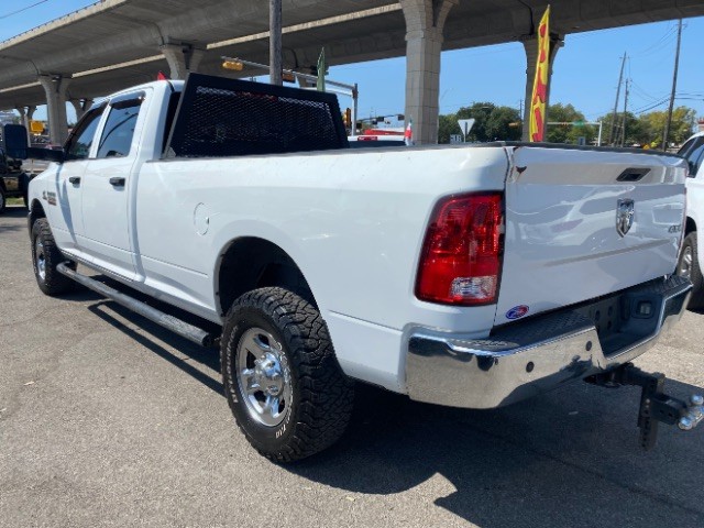 Ram 3500 Vehicle Full-screen Gallery Image 04