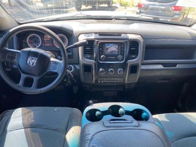 Ram 3500 Vehicle Full-screen Gallery Image 05