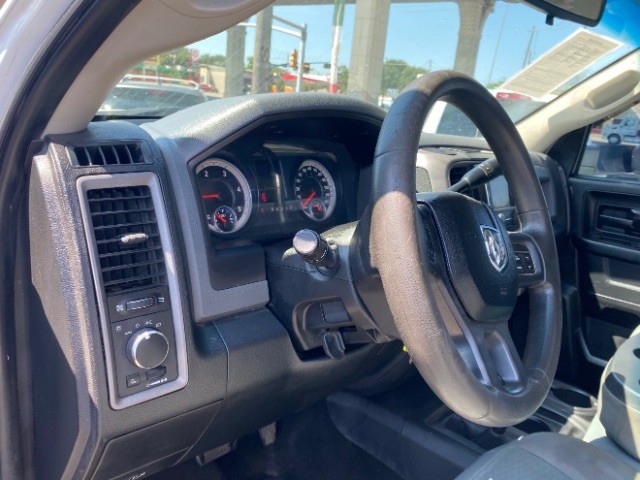 Ram 3500 Vehicle Full-screen Gallery Image 08