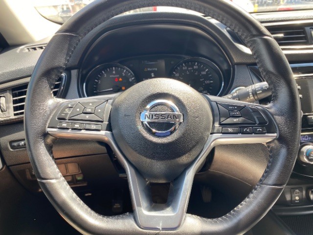 Nissan Rogue Vehicle Full-screen Gallery Image 14