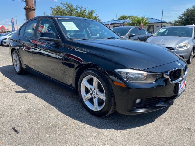 BMW 3 Series Vehicle Full-screen Gallery Image 03