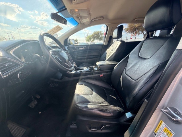 Ford Edge Vehicle Full-screen Gallery Image 07