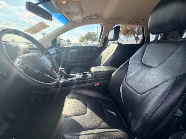 Ford Edge Vehicle Full-screen Gallery Image 08