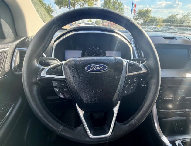 Ford Edge Vehicle Full-screen Gallery Image 12