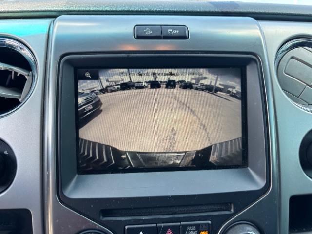 Ford F-150 Vehicle Full-screen Gallery Image 11