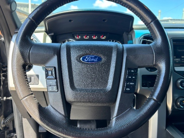 Ford F-150 Vehicle Full-screen Gallery Image 12