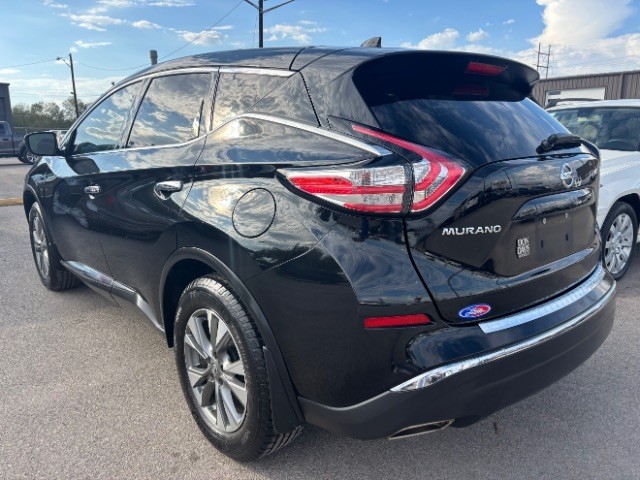 Nissan Murano Vehicle Full-screen Gallery Image 04