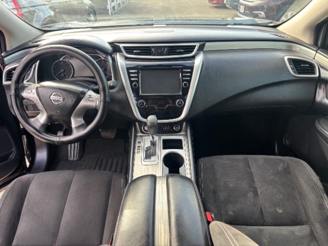 Nissan Murano Vehicle Full-screen Gallery Image 07
