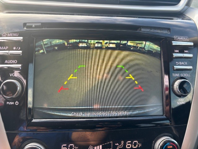 Nissan Murano Vehicle Full-screen Gallery Image 10