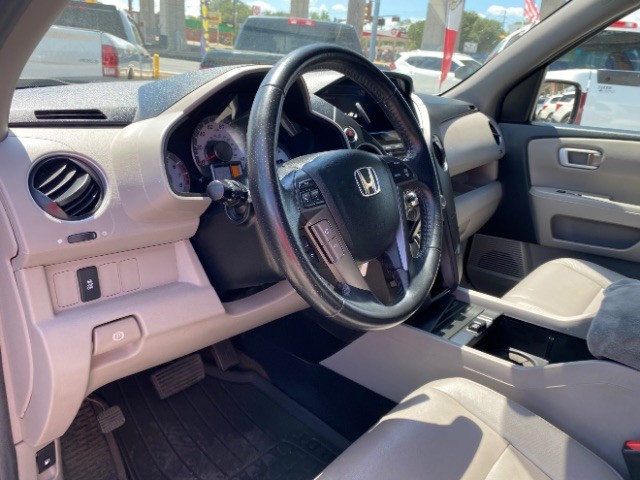 Honda Pilot Vehicle Full-screen Gallery Image 10