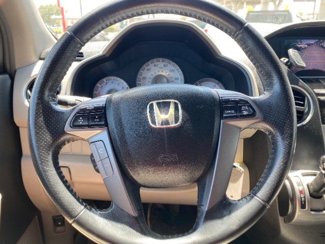 Honda Pilot Vehicle Full-screen Gallery Image 16