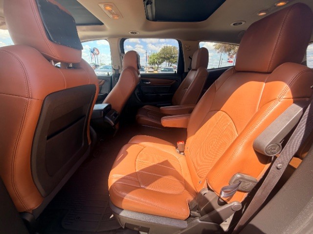 Chevrolet Traverse Vehicle Full-screen Gallery Image 11