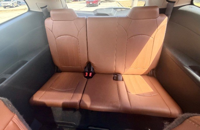 Chevrolet Traverse Vehicle Full-screen Gallery Image 12