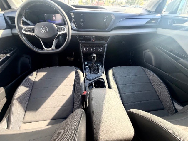 Volkswagen Taos Vehicle Full-screen Gallery Image 06