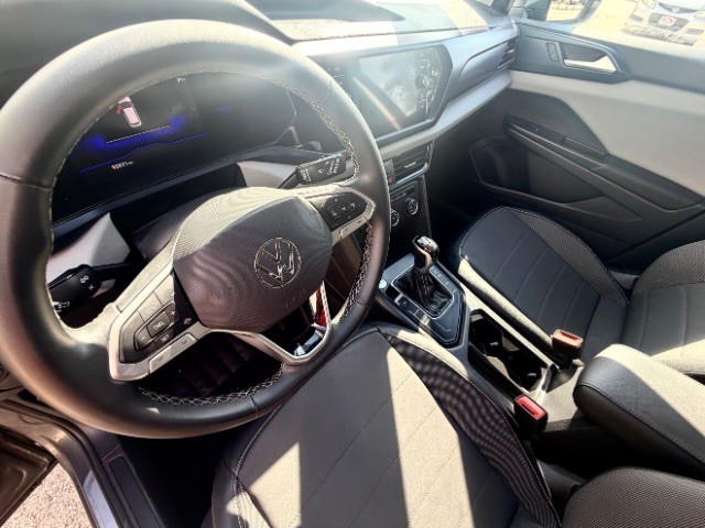 Volkswagen Taos Vehicle Full-screen Gallery Image 09