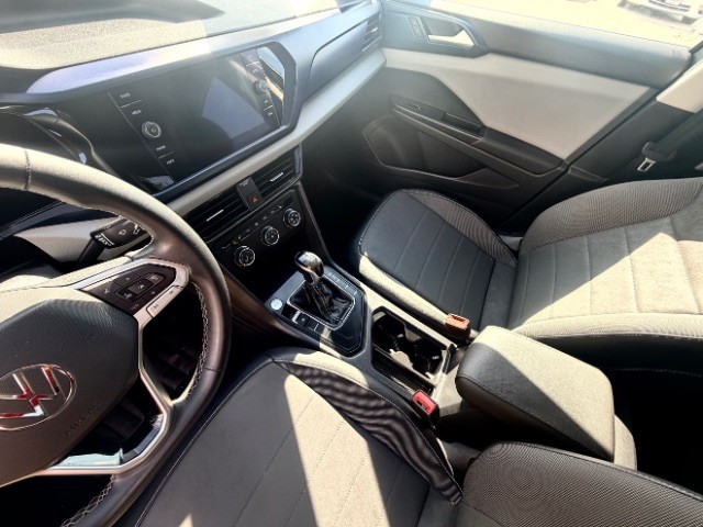 Volkswagen Taos Vehicle Full-screen Gallery Image 10