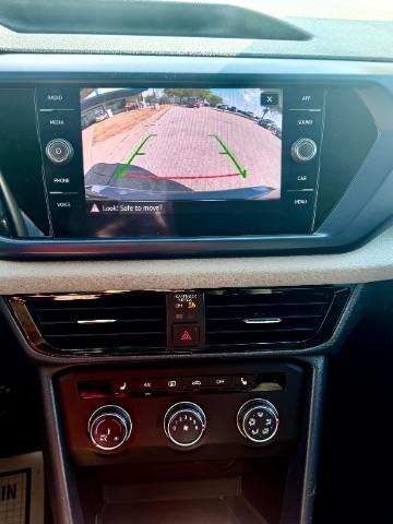 Volkswagen Taos Vehicle Full-screen Gallery Image 13