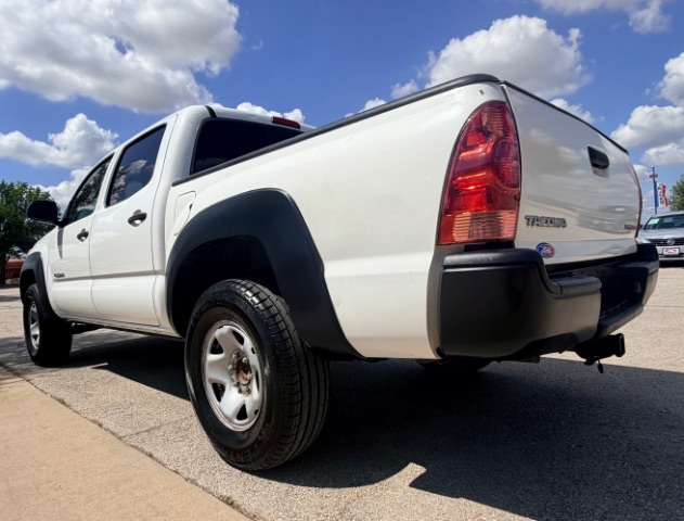 Toyota Tacoma Vehicle Full-screen Gallery Image 05