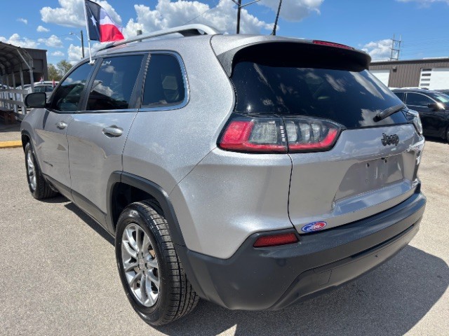 Jeep Cherokee Vehicle Full-screen Gallery Image 04
