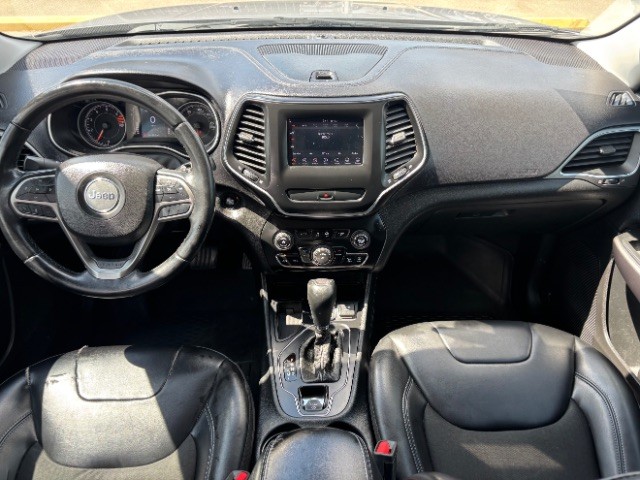 Jeep Cherokee Vehicle Full-screen Gallery Image 07