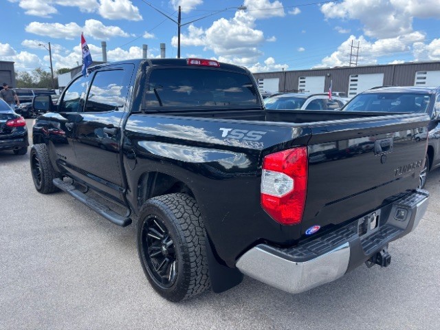 Toyota Tundra Vehicle Full-screen Gallery Image 06