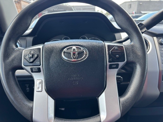 Toyota Tundra Vehicle Full-screen Gallery Image 13