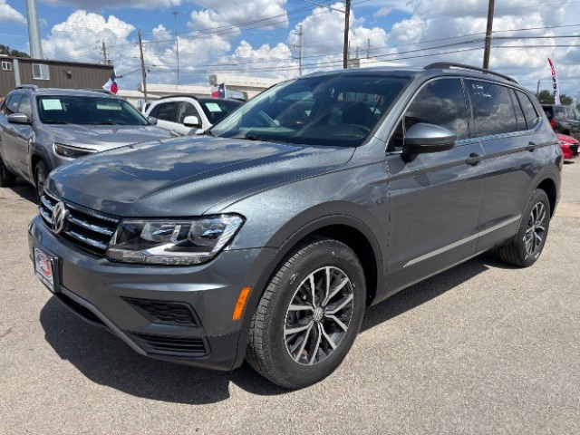 Volkswagen Tiguan Vehicle Full-screen Gallery Image 03