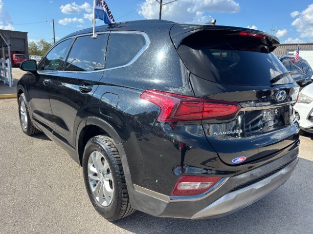 Hyundai Santa Fe Vehicle Full-screen Gallery Image 04